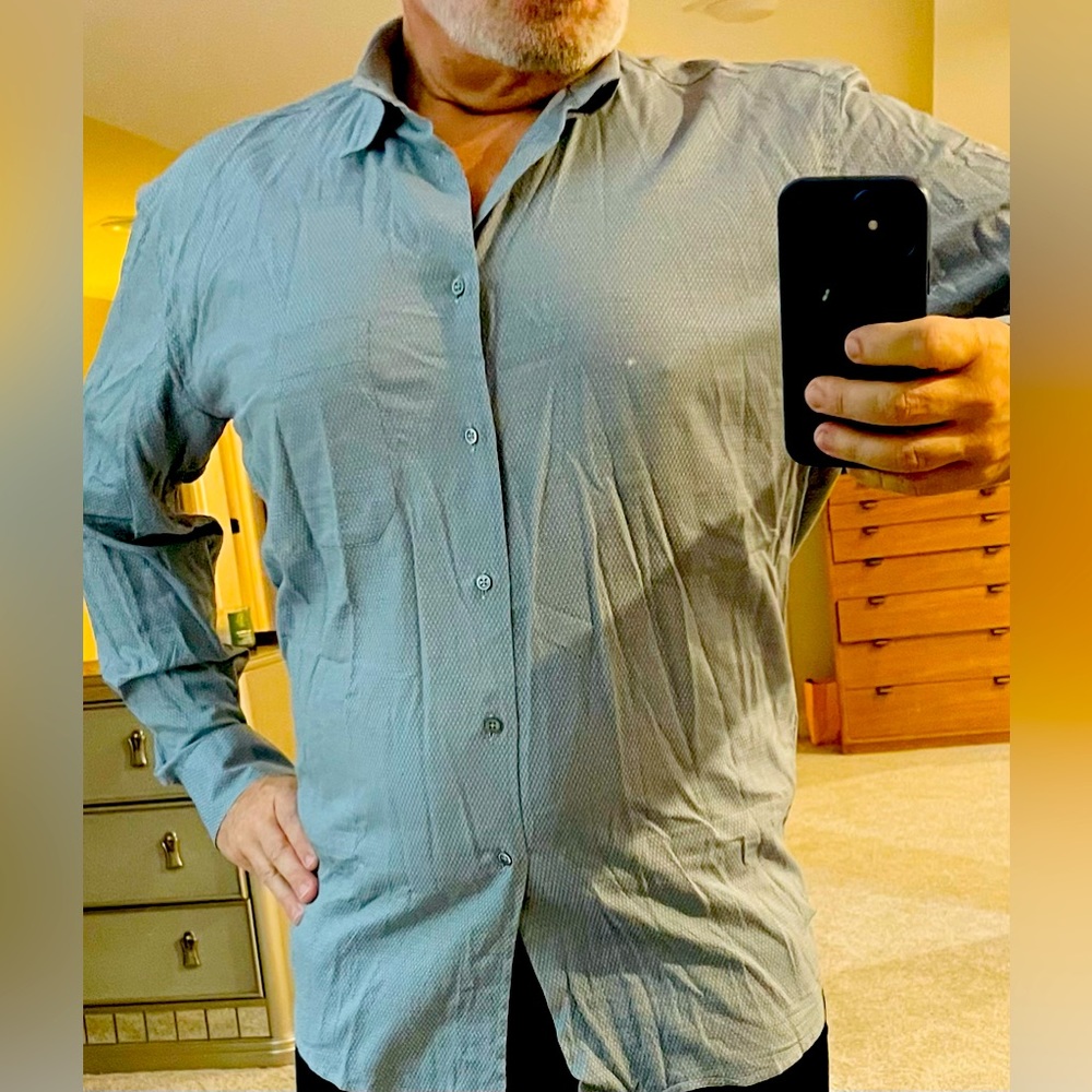 ZANELLA Just all-around a great shirt love the fabric. Details are great.